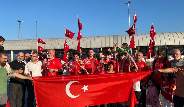 Avrupa bilek güreşi müsabakalarında dereceye girdiler! Bursa'da coşkulu karşılama