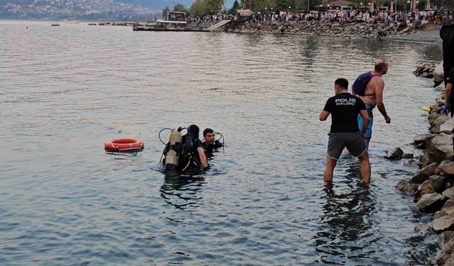 21 yaşındaki genç yüzmek için girdiği Sapanca Gölü’nde boğuldu