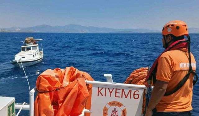 Akyarlar açıklarında sürüklenen tekne kurtarıldı