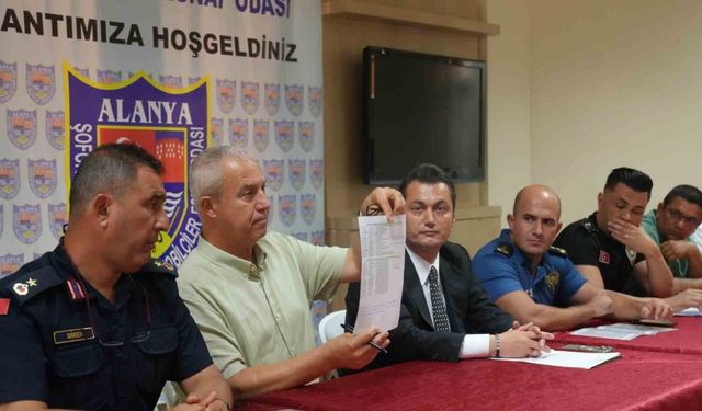 Alanya’da zabıtadan taksilere sivil takip