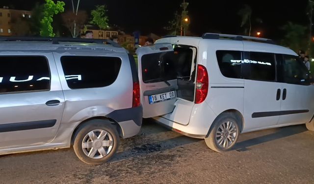 Bursa'da alkollü sürücü 3 araca çarpıp kaçtı