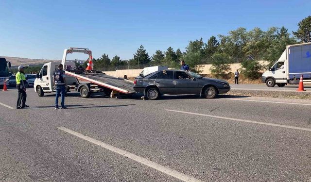 Ankara’da arızalanan otobüse kamyonet çarptı: 2 ölü, 1 ağır yaralı