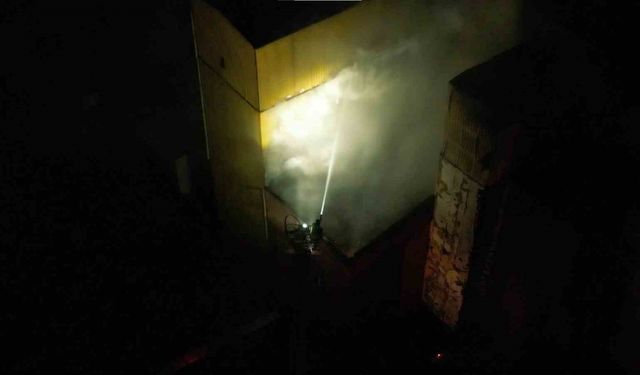 Ankara’da konveyör bant fabrikasında yangın çıktı