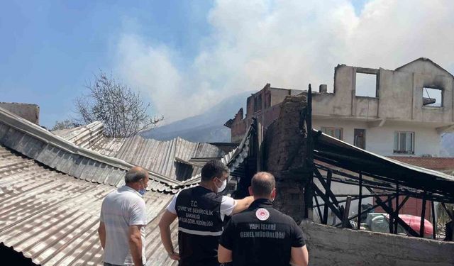 Bakan Kurum: "(Sakarya’daki yangın) Şu ana kadar 7’si konut toplam 12 bağımsız bölümün yıkık ve ağır hasarlı olduğunu tespit ettik"