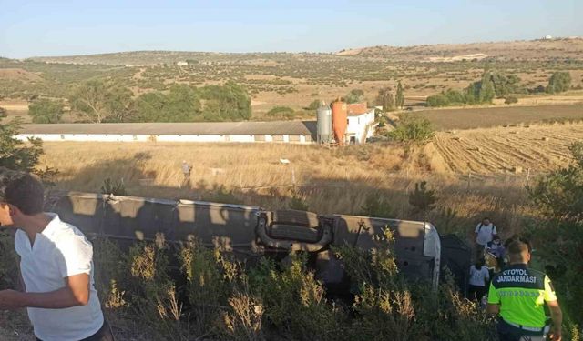 Balıkesir’de yolcu otobüsü devrildi: 1’i ağır 27 yaralı