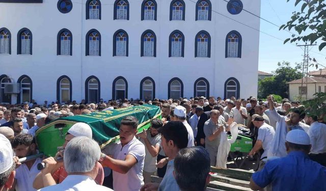 Baraj gölünde boğulan 2 genç son yolculuğuna uğurlandı