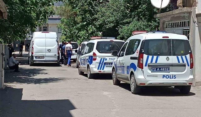Batman’da bir şahıs, eşini ve iki kızını bıçakla yaraladı