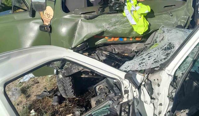 Bayburt’ta trafik kazası: 2 ölü, 6 yaralı
