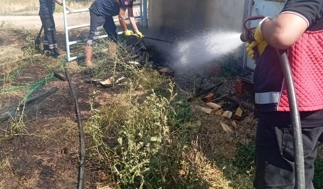 Besihane bahçesinde çıkan yangın paniğe neden oldu