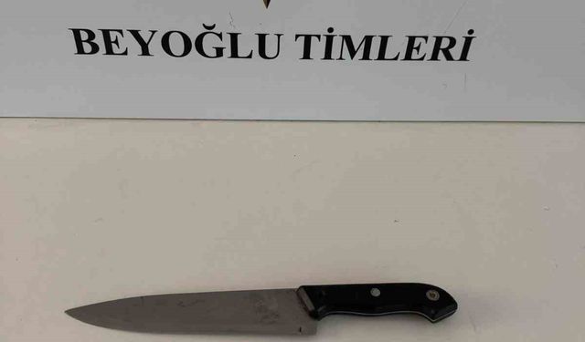 Beyoğlu’nda laf atma kavgası kanlı bitti:1 ağır yaralı