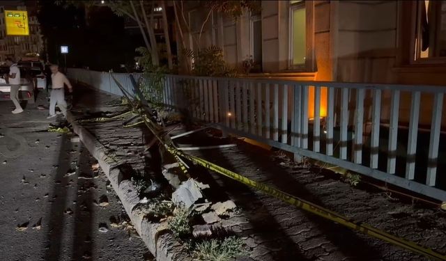 Beyoğlu’nda minibüs otobüse çarptı: 2’si ağır 5 yaralı