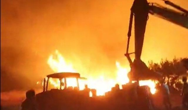 Bilecik’teki yangında traktör ve otomobil alevler arasında kaldı