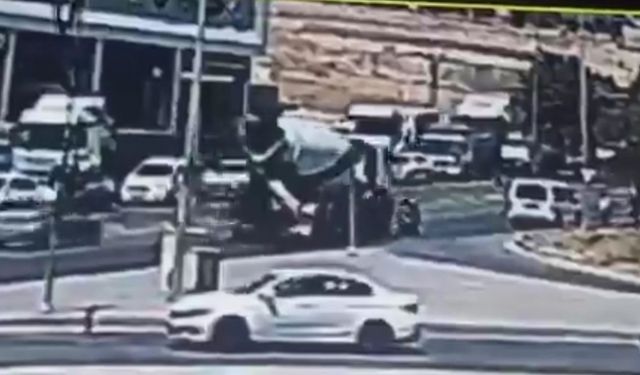 Bir kişinin öldüğü beton mikseri-motosiklet kazası güvenlik kamerasında