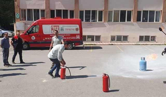 Çalışanlara yangın bilgilendirmesi