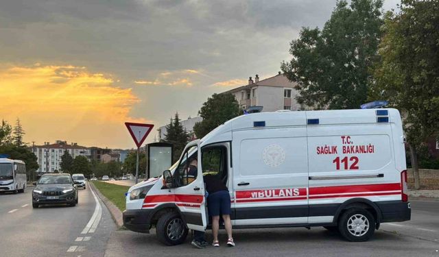 Edirne’de motosiklet otomobille çarpıştı: 3 yaralı