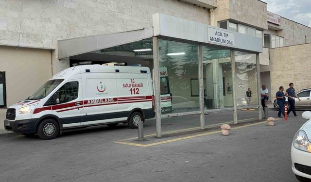Edirne’de otomobille çarpışan motosikletli ağır yaralandı