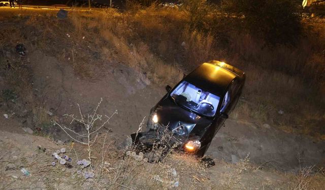 Elazığ’da otomobil şarampole uçtu: 5 yaralı