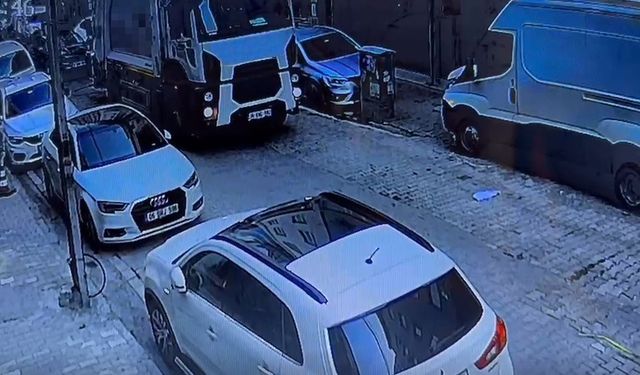 Esenyurt’ta çocuğa çöp kamyonunun çarpması sonucu öldüğü olayın yeni görüntüler ortaya çıktı
