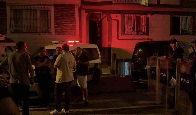 Esenyurt’ta komşu kavgasında kan aktı: 1 kişi göğsünden bıçaklandı