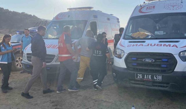 Eskişehir’de yangına müdahale eden itfaiye eri dumandan etkilendi