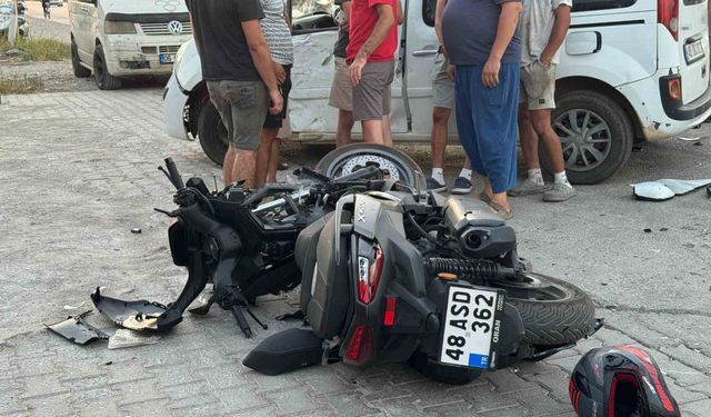 Fethiye’de motosiklet ile hafif ticari araç çarpıştı: 1 ölü