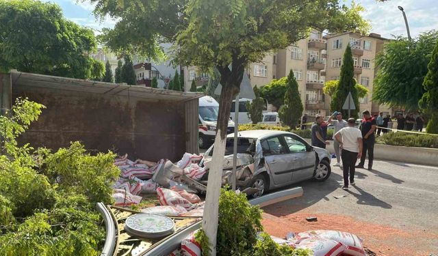 Freni patlayan tır zincirleme kazaya yol açtı, 1 kişi hayatını kaybetti
