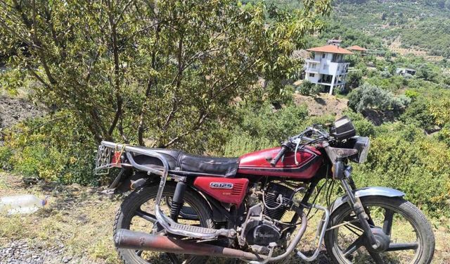 Gazipaşa’da yangınla mücadele eden vatandaş, su tankerinin altında kaldı