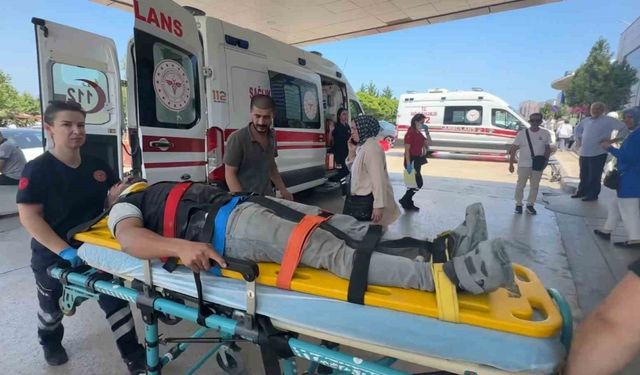 Hastane inşaatında üzerine demir parçası düşen işçi yaralandı