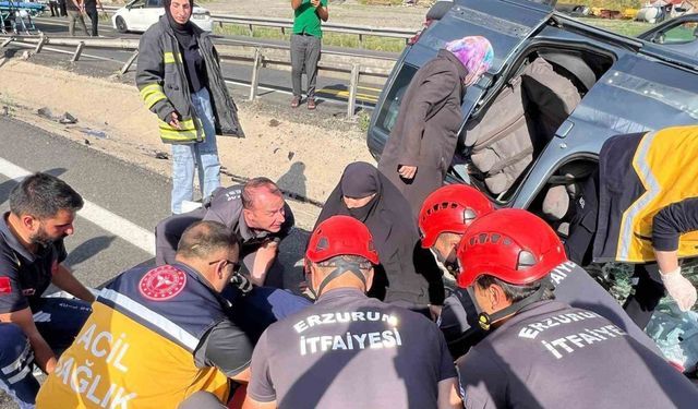 İtfaiye araçta sıkışan 5 kişiyi çıkardı