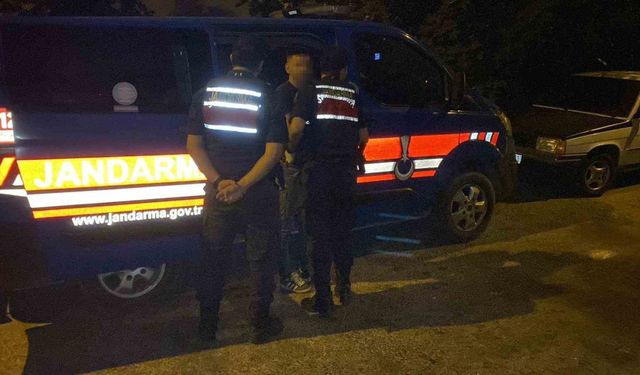 Jandarma adım adım takip etti, yüklü miktarda uyuşturucu ele geçirildi