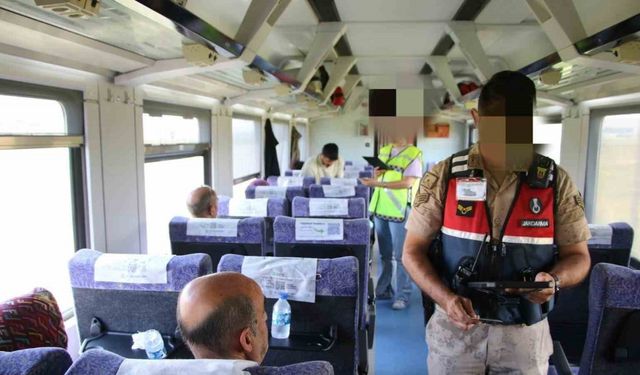 Jandarma ekiplerinden Doğu Ekspresinde asayiş uygulaması