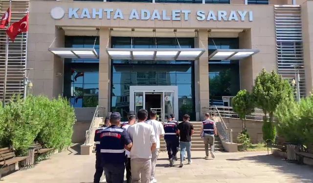 Jandarma ekiplerinden uyuşturucu tacirlerine operasyon: 4 tutuklama