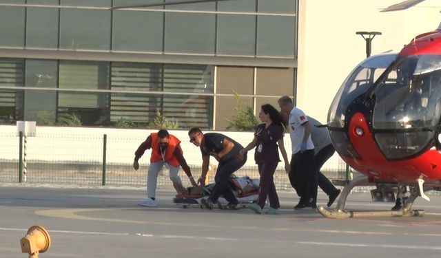 Kamyon ile otomobil çarpıştı: 2 polis yaralı