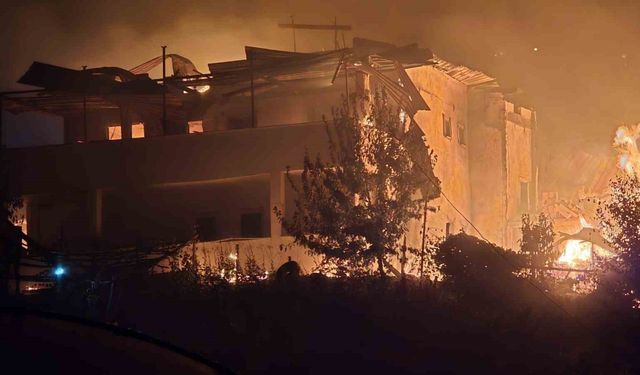 Karabük’teki orman yangınlarında 40 ev alevlere teslim oldu