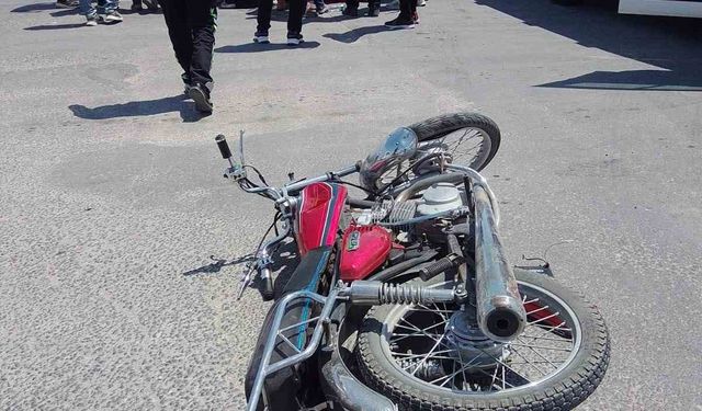 Karapınar’da motosiklet ile kamyonet çarpıştı: 1 yaralı