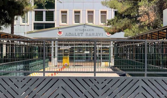 Kardeşlerine ’hayvan dışkısı yedirdiği iddiasıyla’ gözaltına alınan ağabeye adli kontrol kararı