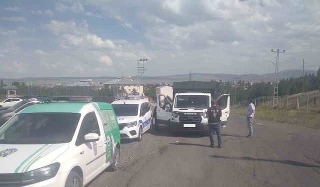 Kars’ta polis uygulamaları devam ediyor