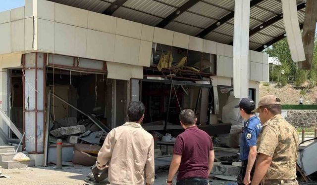 Kaymakamı Bulut, petrol istasyonunda incelemelerde bulundu