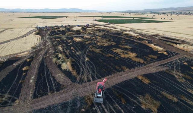 Kayseri’de çıkan yangında 100 dekar ekili alan küle döndü