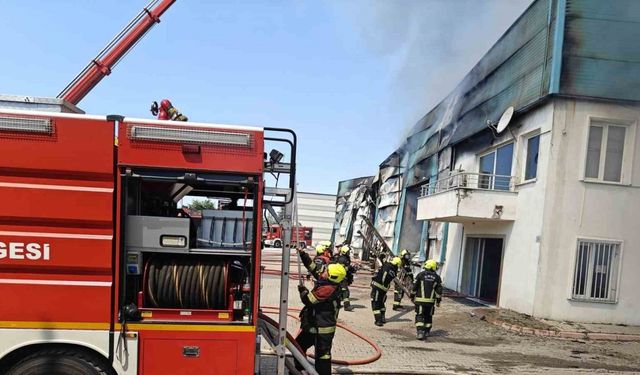 Kayseri’de mobilya fabrikası yangını