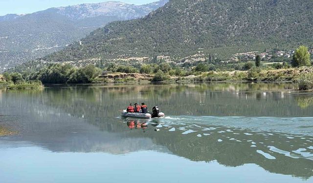 Kelkit Çayı’nda kaybolan genç kızı arama çalışmaları sürüyor