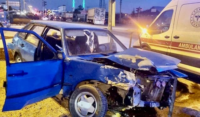Konya’da otomobil ile tır çarpıştı: 3 yaralı