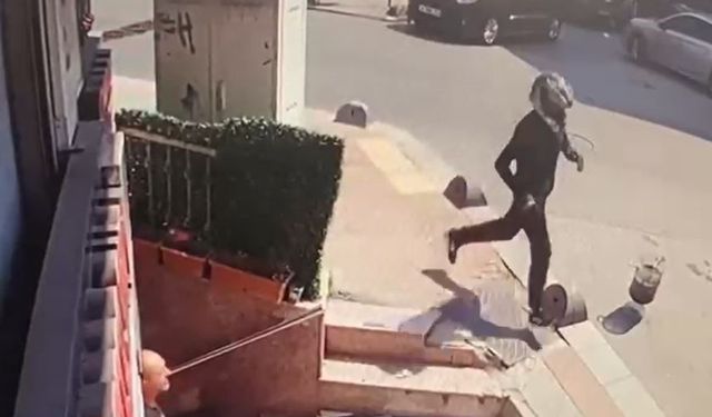 Küçükçekmece’de silahlı saldırıya uğrayan şahıs yaralandı, kasklı şüpheli kaçtı