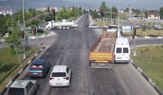 Kütahya’da meydana gelen trafik kazaları kameralara yansıdı