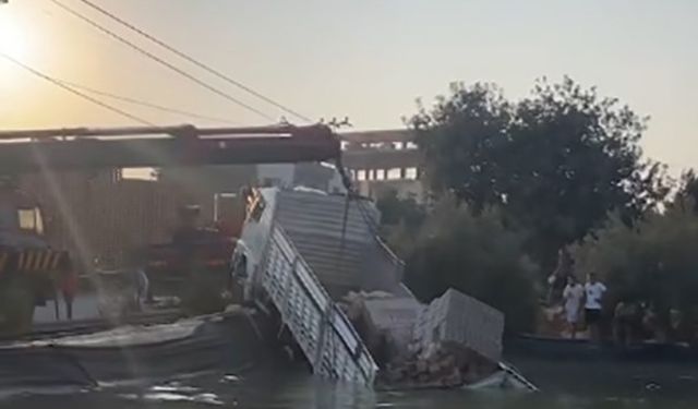 Mersin’de freni patlayan kamyon sulama havuzuna düştü