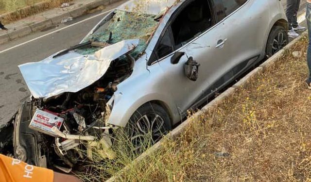Muş’ta otomobil ineğe çarptı, 1 kişi yaralandı