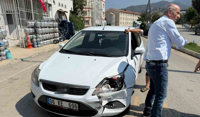 Osmaniye’de otomobiller çarpıştı: 1 yaralı