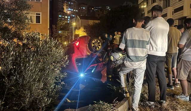 Otomobil kömürlüğe düştü, sürücü hafif yaralandı