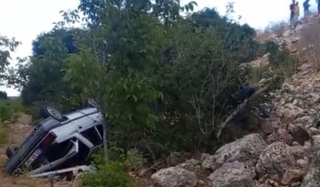 Otomobil şarampole yuvarlandı: 3 yaralı