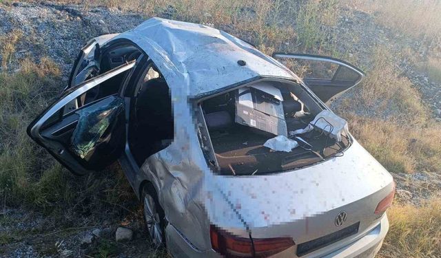 Otomobil zeytin bahçesine uçtu: Baba öldü, eşi ve çocukları yaralandı